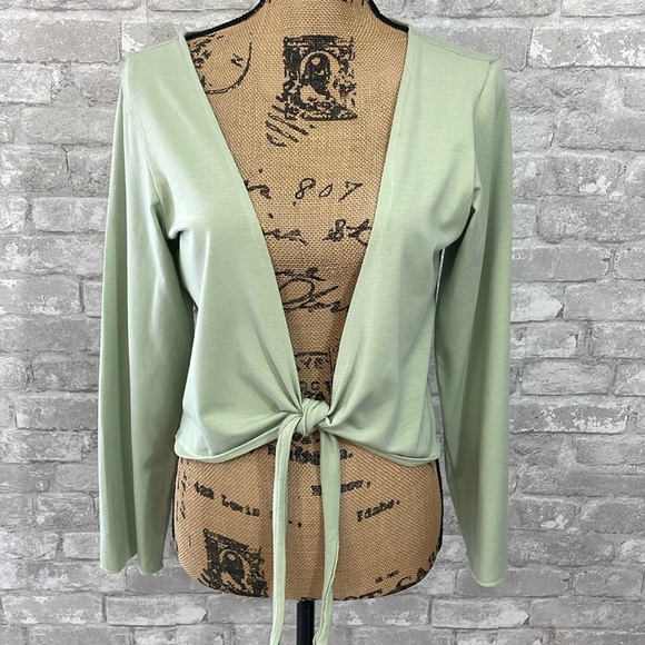 Weekend Clothesline Front Tie Shrug - Picture 1 of 4